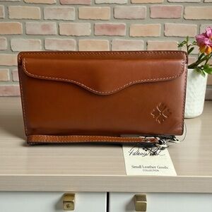 Patricia Nash Valentia Wristlet Wallet